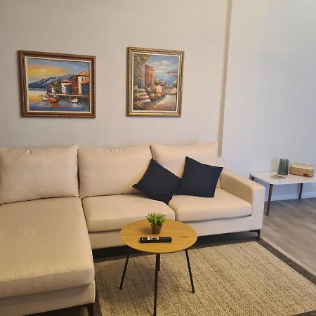 Old Beach Apartment Vlora Bagian luar foto