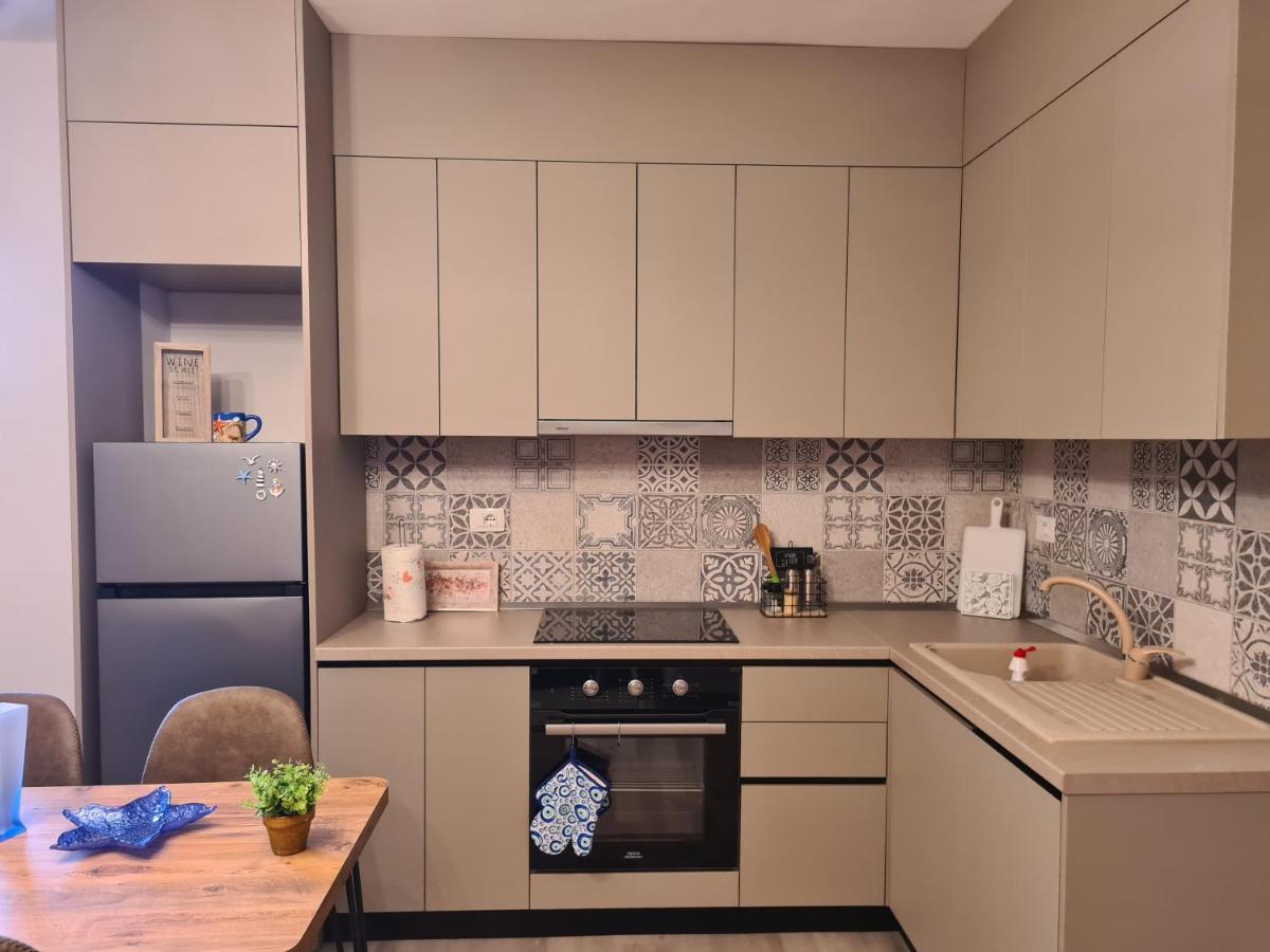 Old Beach Apartment Vlora Bagian luar foto