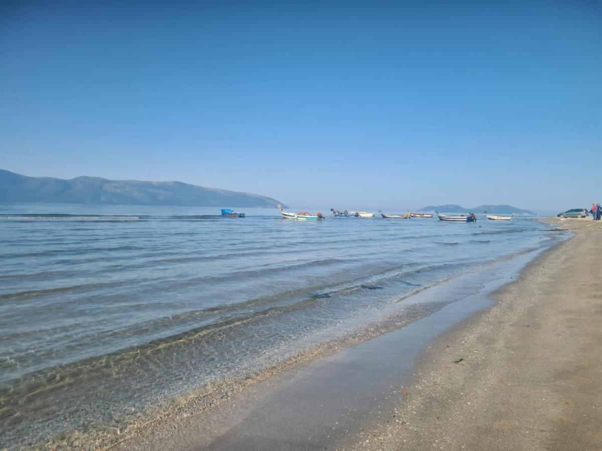 Old Beach Apartment Vlora Bagian luar foto