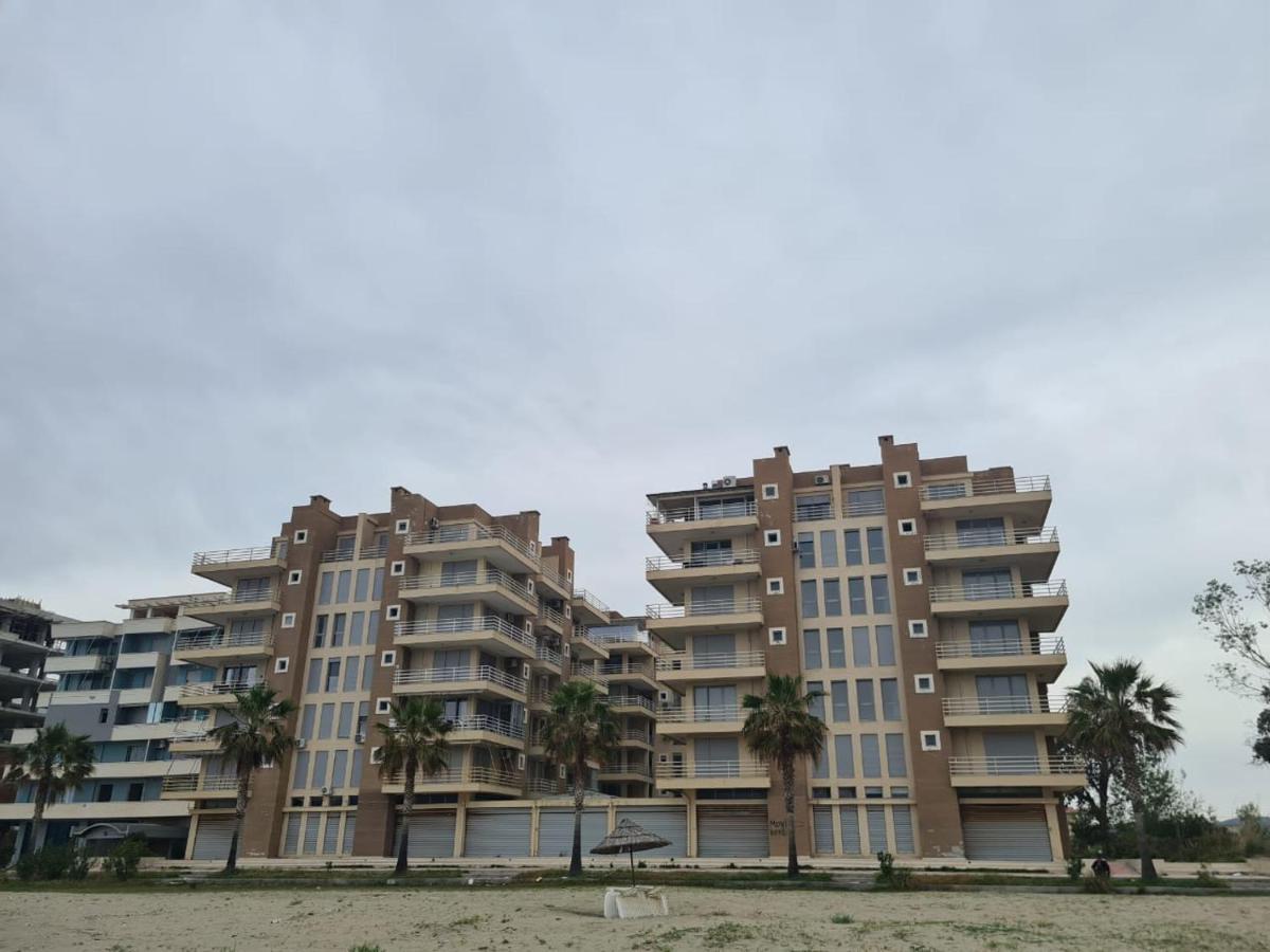 Old Beach Apartment Vlora Bagian luar foto